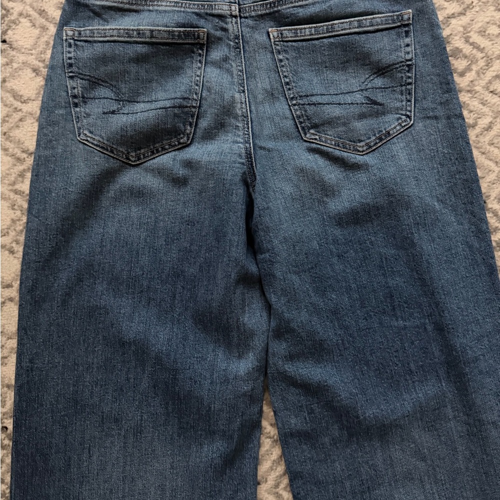 American Eagle jeans, size 8R, high waisted, wide leg jeans. Medium wash - Picture 8 of 9